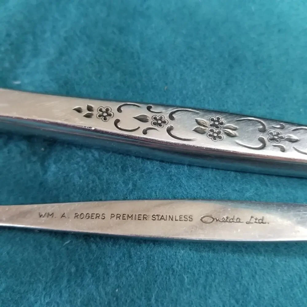 Oneida SPANADA WmA Rogers Premier Stainless 1 Knife 1 Dinner Fork Flatware